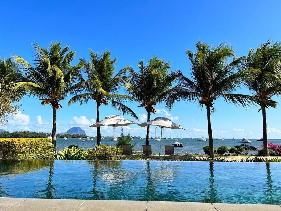 Latitude Luxury Seafront Suite Ривьер-Нуар Экстерьер фото
